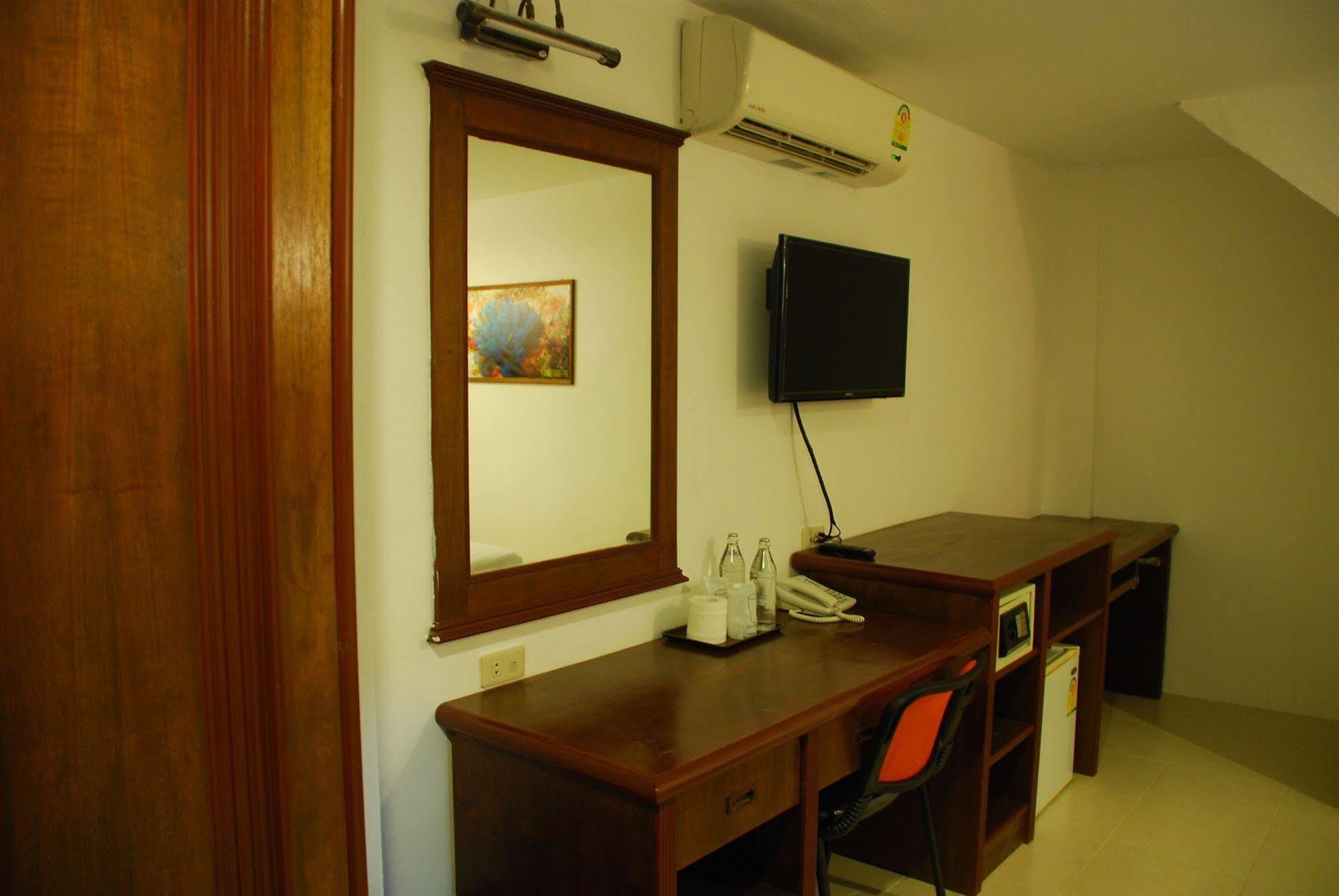 Patong Budget Rooms Ngoại thất bức ảnh